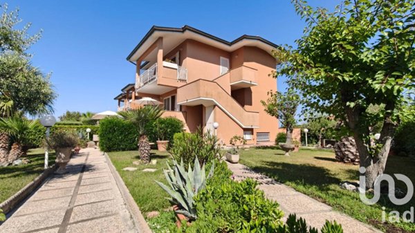 casa indipendente in vendita a Rosignano Marittimo in zona Castiglioncello