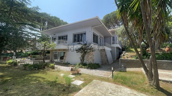casa indipendente in vendita a Rosignano Marittimo in zona Castiglioncello