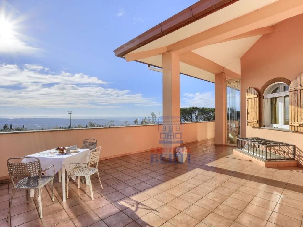 casa indipendente in vendita a Rosignano Marittimo