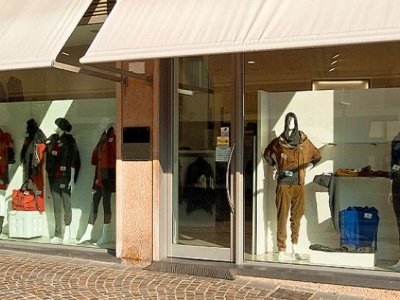 negozio in vendita a Rosignano Marittimo in zona Rosignano Solvay