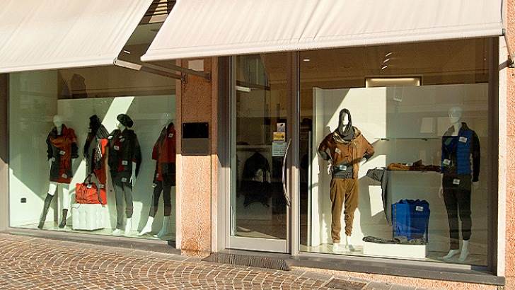 negozio in vendita a Rosignano Marittimo in zona Rosignano Solvay