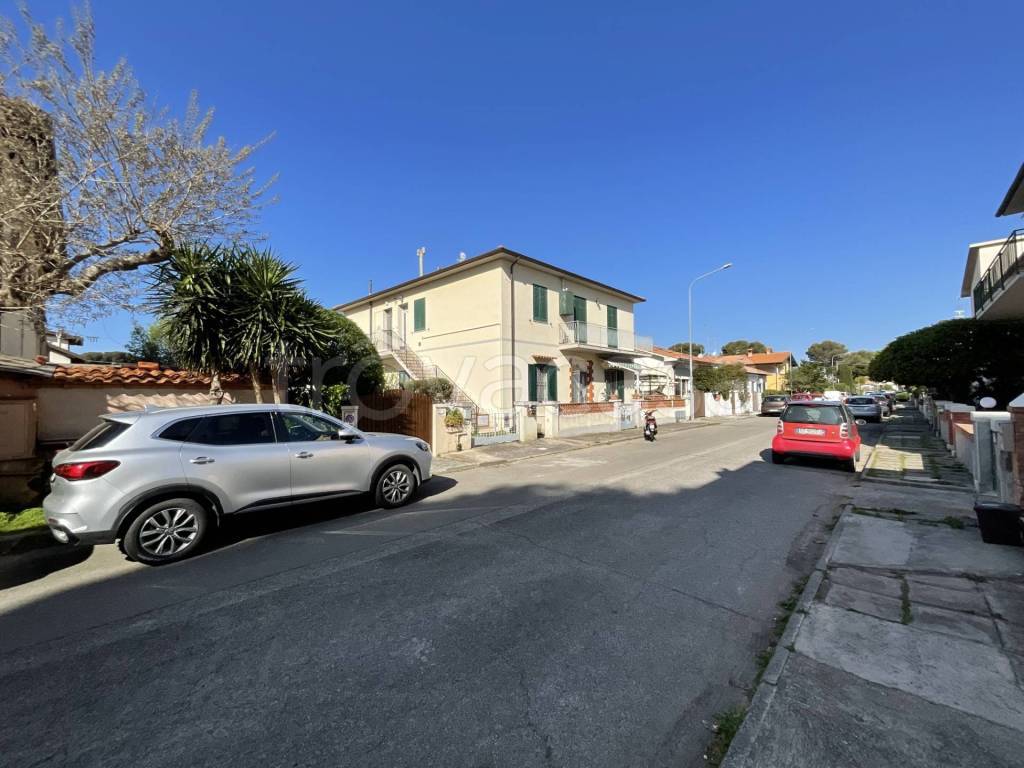 appartamento in vendita a Rosignano Marittimo in zona Rosignano Solvay