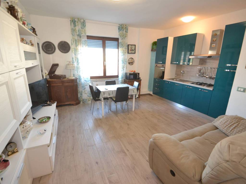 appartamento in vendita a Rosignano Marittimo in zona Rosignano Solvay
