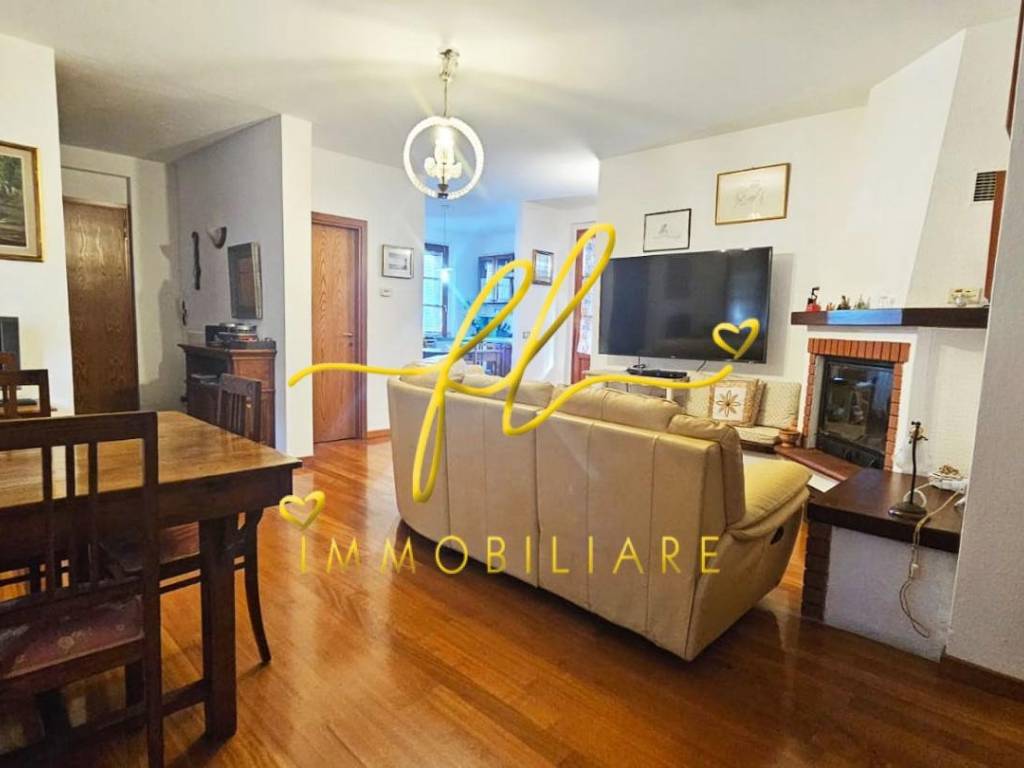 casa indipendente in vendita a Rosignano Marittimo