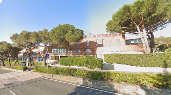 negozio in vendita a Rosignano Marittimo in zona Castiglioncello