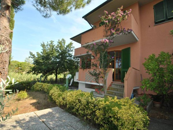 casa indipendente in vendita a Rosignano Marittimo in zona Castiglioncello