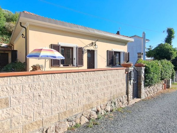 casa indipendente in vendita a Rosignano Marittimo in zona Castiglioncello