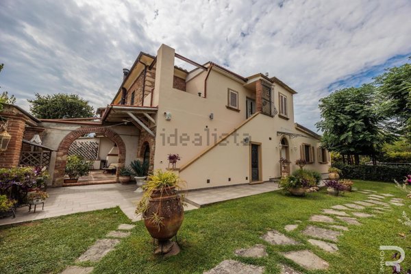 casale in vendita a Rosignano Marittimo