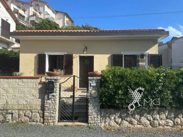 casa indipendente in vendita a Rosignano Marittimo in zona Castiglioncello