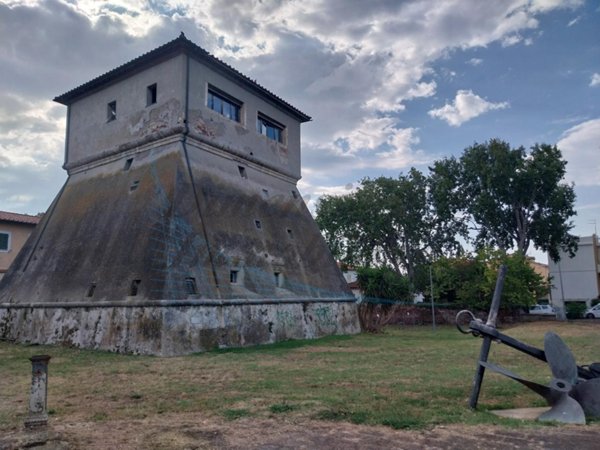 casa indipendente in vendita a Rosignano Marittimo in zona Vada