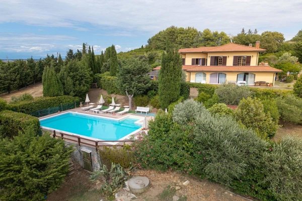 casa indipendente in vendita a Rosignano Marittimo in zona Castiglioncello