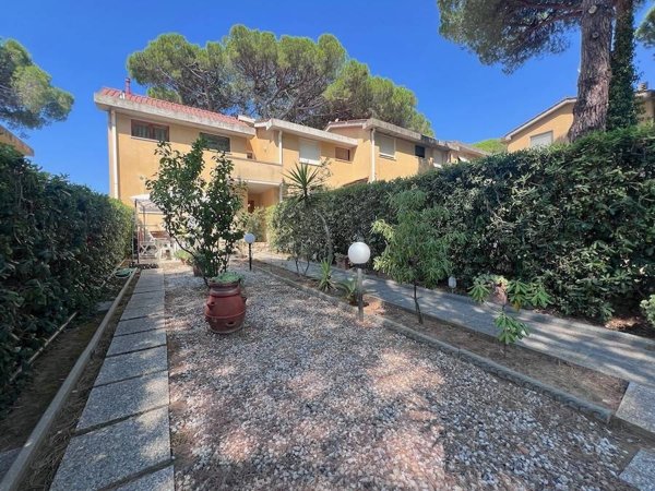 casa indipendente in vendita a Rosignano Marittimo in zona Castiglioncello
