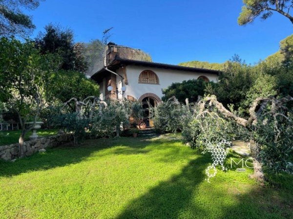 casa indipendente in vendita a Rosignano Marittimo in zona Castiglioncello
