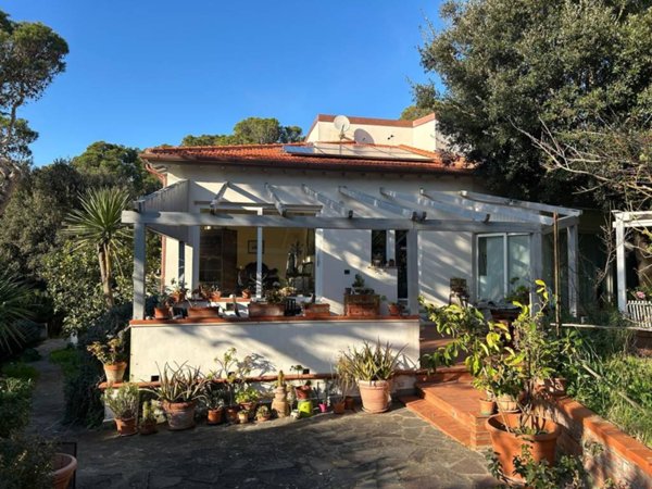 casa indipendente in vendita a Rosignano Marittimo in zona Nibbiaia