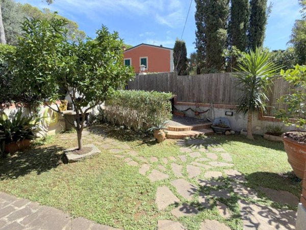 appartamento in vendita a Rosignano Marittimo in zona Castiglioncello