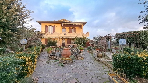 casa indipendente in vendita a Rosignano Marittimo in zona Vada