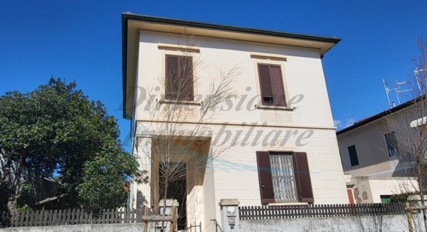 casa indipendente in vendita a Rosignano Marittimo in zona Castiglioncello