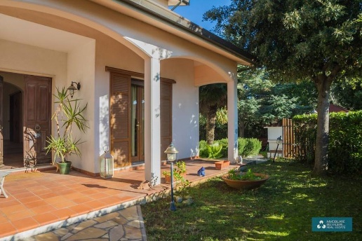 casa indipendente in vendita a Rosignano Marittimo in zona Rosignano Solvay