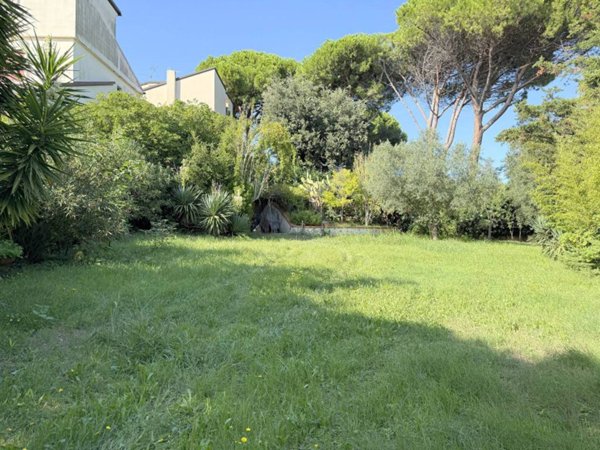 casa indipendente in vendita a Rosignano Marittimo in zona Castiglioncello
