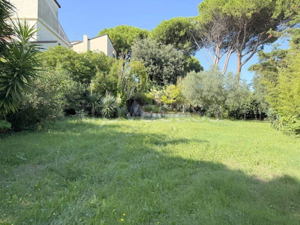 casa indipendente in vendita a Rosignano Marittimo in zona Castiglioncello