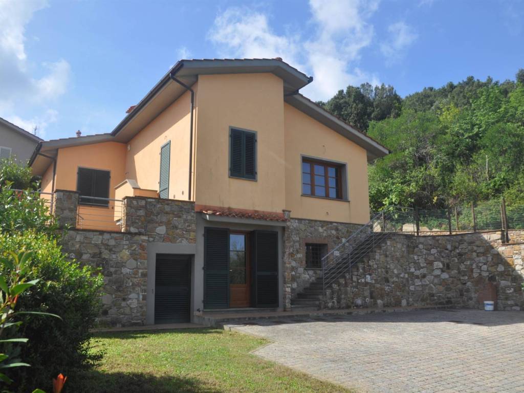 casa indipendente in vendita a Rosignano Marittimo in zona Nibbiaia
