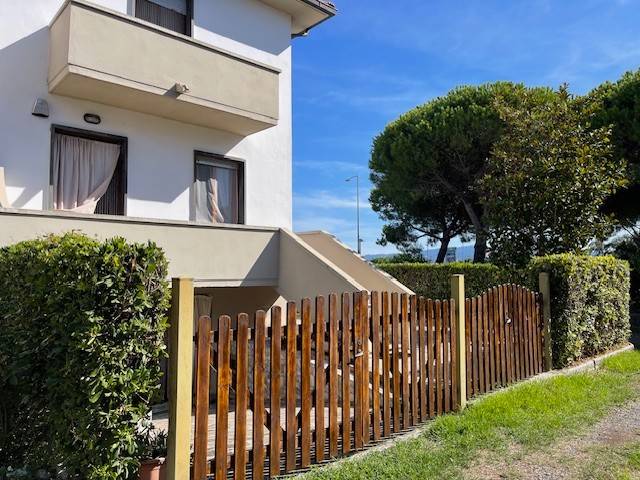 casa indipendente in vendita a Rosignano Marittimo in zona Vada