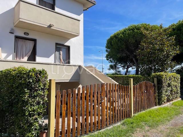 casa indipendente in vendita a Rosignano Marittimo in zona Vada