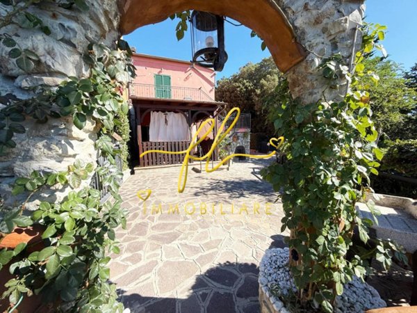 casa indipendente in vendita a Rosignano Marittimo