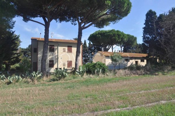 casa indipendente in vendita a Rosignano Marittimo in zona Vada