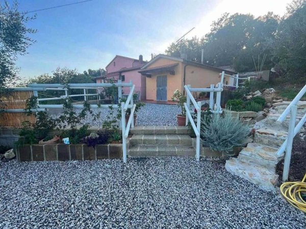 casa indipendente in vendita a Rosignano Marittimo
