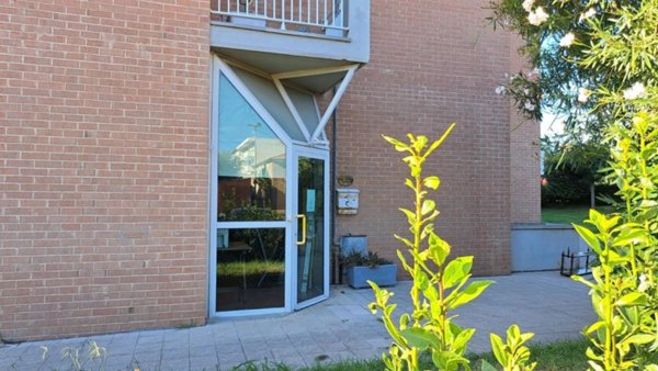 negozio in vendita a Rosignano Marittimo in zona Rosignano Solvay