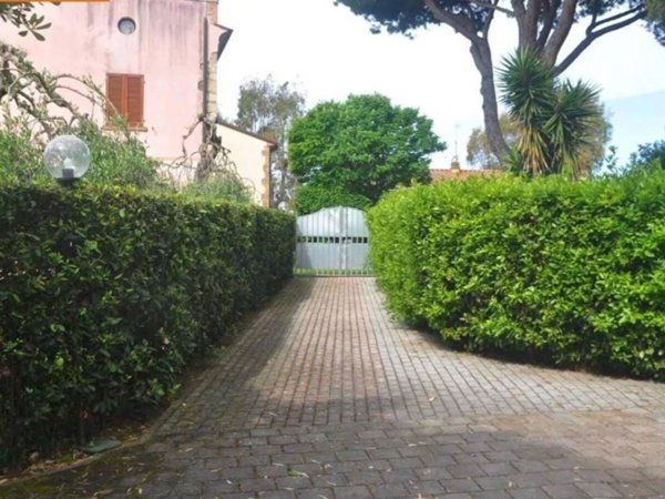 appartamento in vendita a Rosignano Marittimo in zona Vada