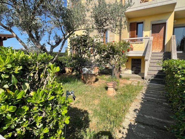 appartamento in vendita a Rosignano Marittimo in zona Vada