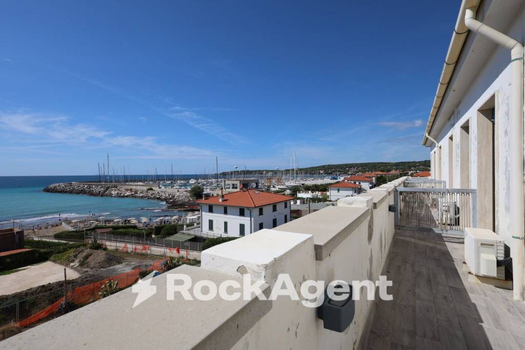 negozio in vendita a Rosignano Marittimo in zona Rosignano Solvay