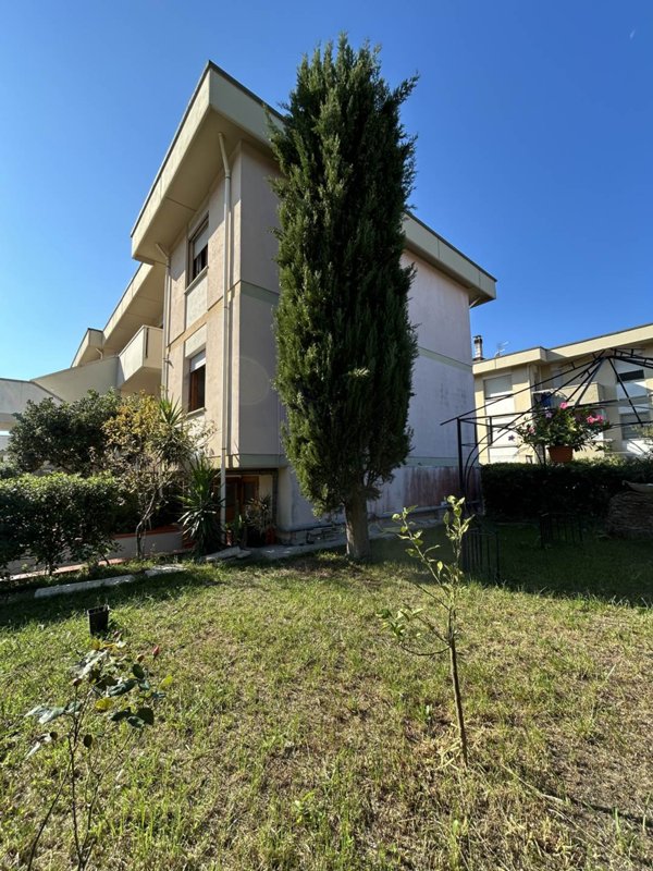 appartamento in vendita a Rosignano Marittimo in zona Vada