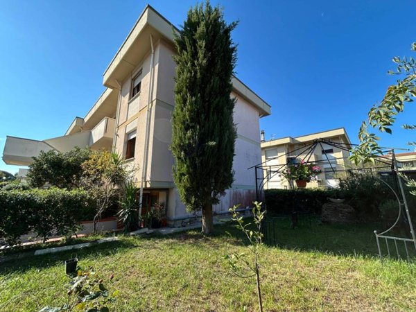 appartamento in vendita a Rosignano Marittimo in zona Vada