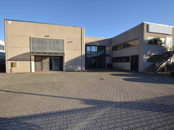 locale commerciale in vendita a Rosignano Marittimo in zona Rosignano Solvay