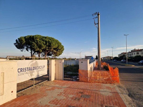 negozio in vendita a Rosignano Marittimo in zona Vada