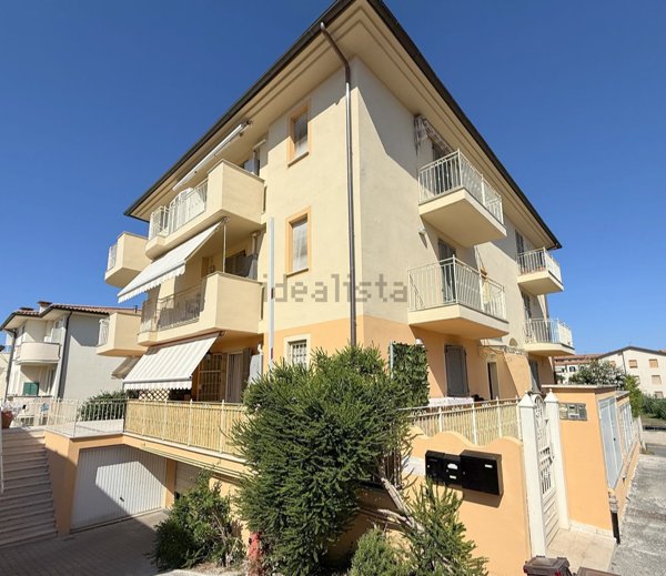 appartamento in vendita a Rosignano Marittimo in zona Castiglioncello