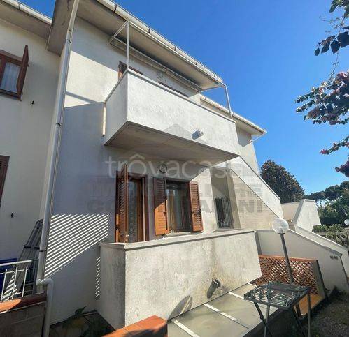 casa indipendente in vendita a Rosignano Marittimo in zona Rosignano Solvay