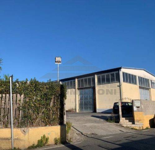 locale commerciale in vendita a Rosignano Marittimo in zona Rosignano Solvay