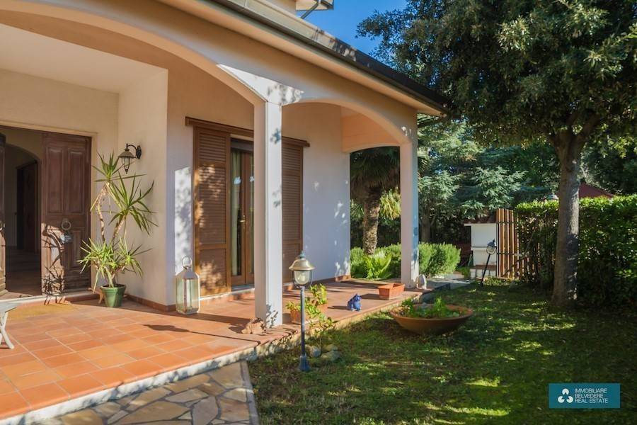 casa indipendente in vendita a Rosignano Marittimo