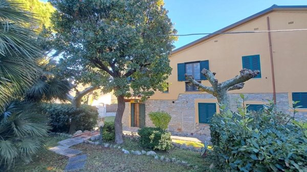 casa indipendente a Rosignano Marittimo in zona Castelnuovo della Misericordia