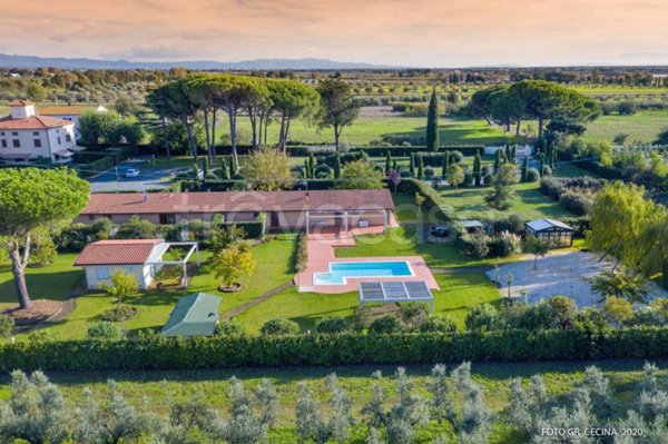 casa indipendente in vendita a Rosignano Marittimo in zona Vada