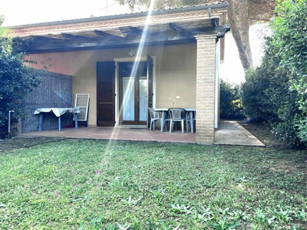 appartamento in vendita a Rosignano Marittimo in zona Vada