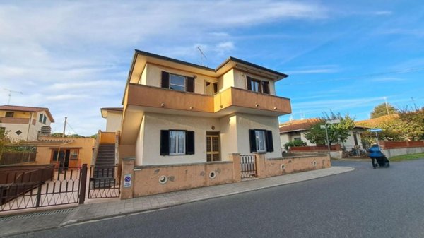 casa indipendente in vendita a Rosignano Marittimo in zona Rosignano Solvay