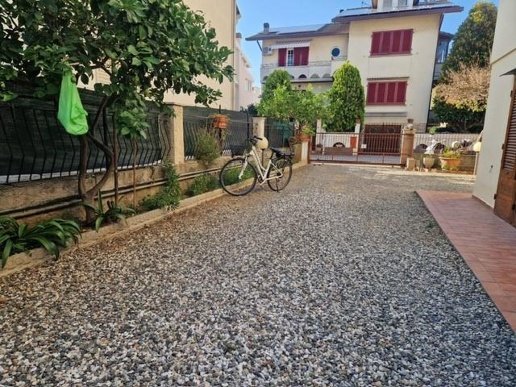 casa indipendente in vendita a Rosignano Marittimo in zona Vada