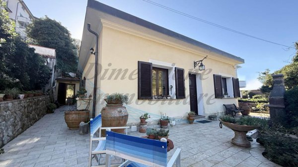 casa indipendente in vendita a Rosignano Marittimo in zona Castiglioncello