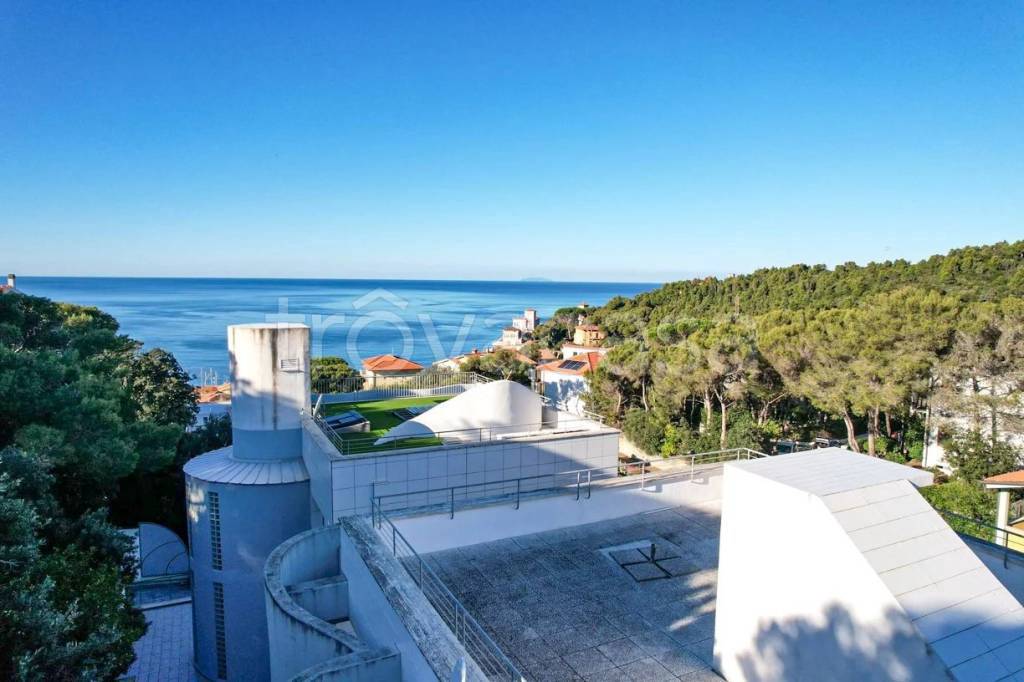 appartamento in vendita a Rosignano Marittimo in zona Castiglioncello