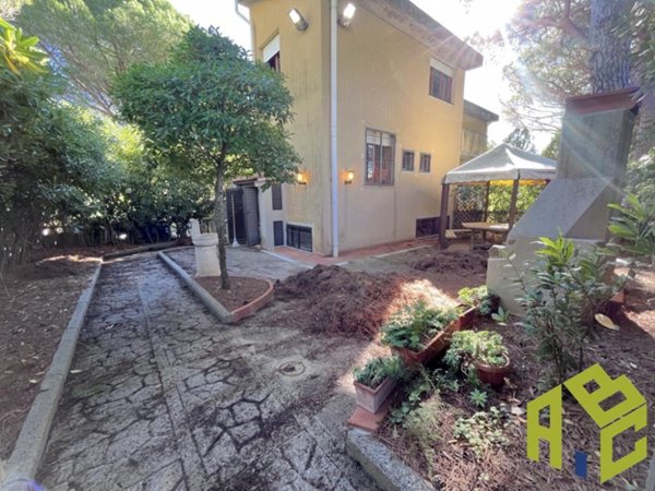 casa indipendente in vendita a Rosignano Marittimo in zona Castiglioncello